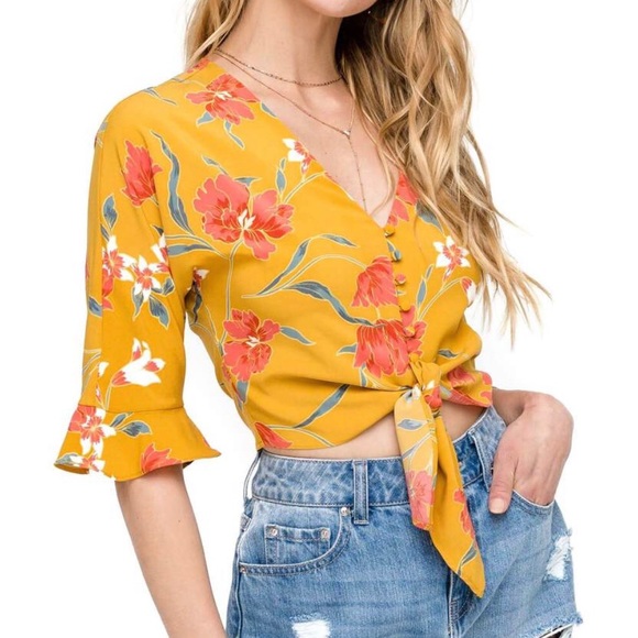 ASTR the Label Crop Top - Picture 2 of 8